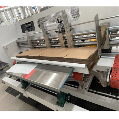 カートン箱の自動ホールダーのGluer 1000mmの真空の吸引の供給