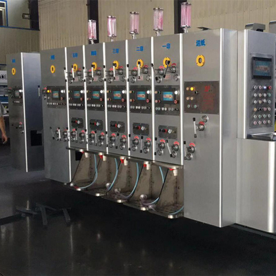 型抜きに細長い穴をつける自動化された4色の波形のカートンのFlexoの印字機
