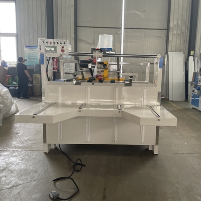 最高半自動Gluer 2mmの最少ペーパー厚さ380V/220Vの電圧1200mm。長さをつけること