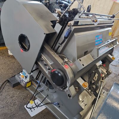 手動段ボールカートン型抜き機 電動電源 カスタムカートン形状や生産ラインに最適