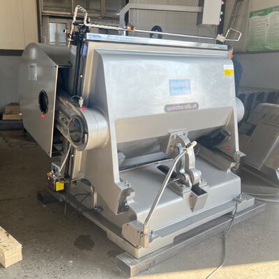 切断速度 4800〜8000シート/時間 精度プラスまたはマイナス075ミリメートルを提供する波紋紙箱用の切削機