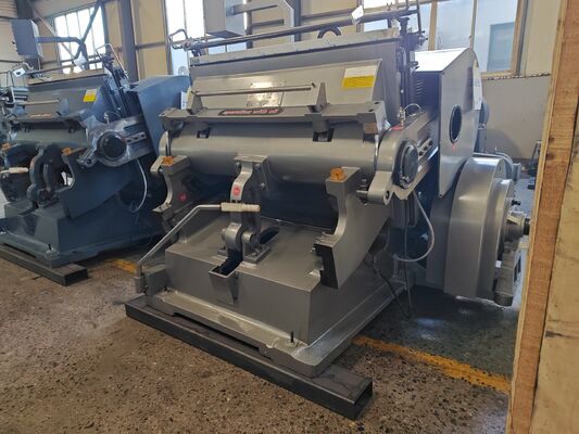 ヘビーデューティー手動段ボールカートン型抜き機 ML1200 (サイズ 1200 × 830 mm、4つの安全システム付き)