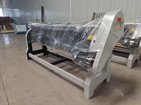 高速40ピース/分 2500mm 最大シート幅と精密なコーナーカットサイズ0-60x350のゴロゴロ回転スロッターマシン